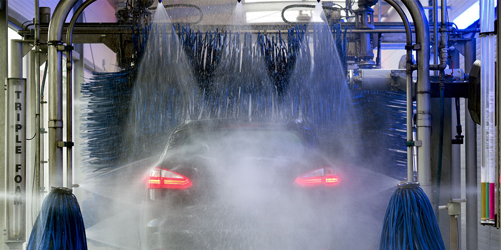 auto car wash water spraying