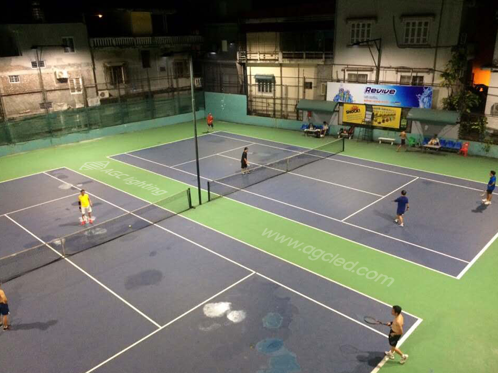 HiBoard Flood Light 240W Replace 1000W MH in Tennis Court